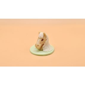 Bézs lófej  kis kézműves marcipán figura, 25g