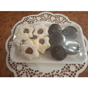 Mágnás Apró isler és linzer dobozos sütemény