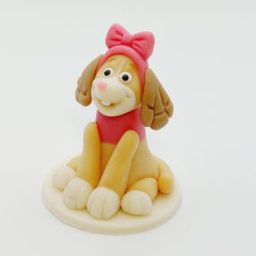 Kislány kutya nagy kézműves marcipán figura, 55g